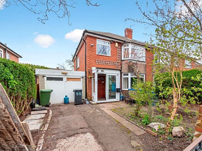 3 Bedroom Semi-Detached House For Sale In Dringthorpe Road, York, YO24