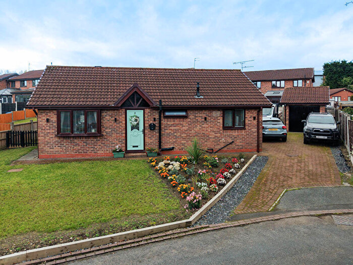 2 Bedroom Detached Bungalow For Sale In Glazebrook Close, Heywood, OL10