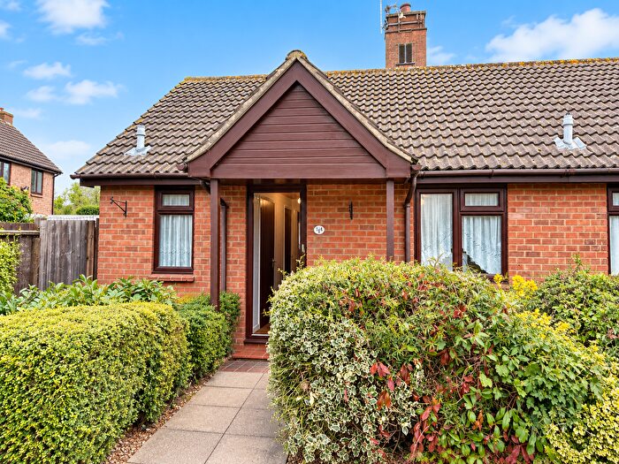 1 Bedroom Terraced House To Rent In Headingley Close, Ilford, IG6