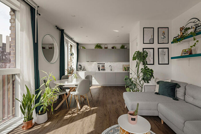 2 Bedroom Flat For Sale In Wheelers House, Ratcliffe Cross Street, Limehouse, London, E1