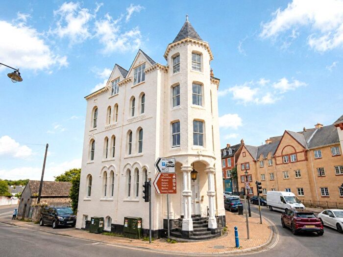 3 Bedroom Flat For Sale In Church Street, Ilfracombe, Devon, EX34