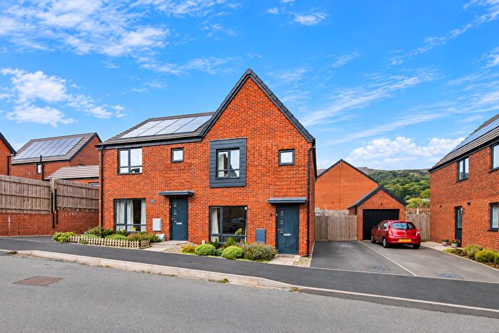 3 Bedroom Semi-Detached House For Sale In Rebecca Close, Malvern, WR14