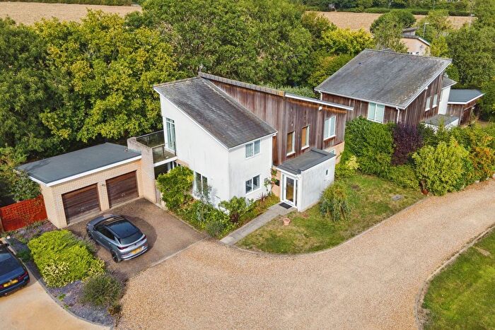4 Bedroom Detached House For Sale In The Willows, Highfields Caldecote, Cambridge, Cambridgeshire, CB23