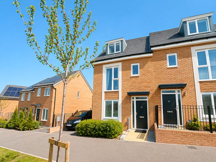 4 Bedroom Semi-Detached House For Sale In Faraday Road, Weston-super-mare, BS24