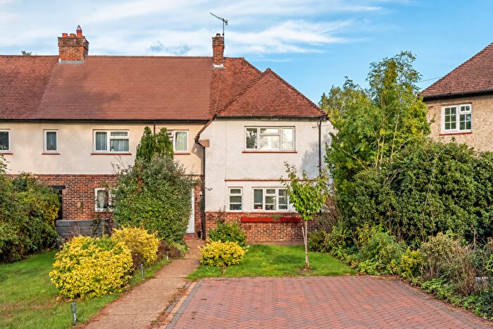 3 Bedroom End Of Terrace House For Sale In Mill Lane, Oxted, Surrey, RH8