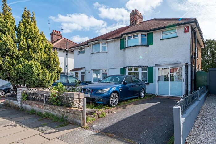 3 Bedroom Semi-Detached House For Sale In Southend Lane, London, SE6