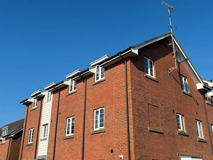 2 Bedroom Flat For Sale In Baker Way, Camber, TN31