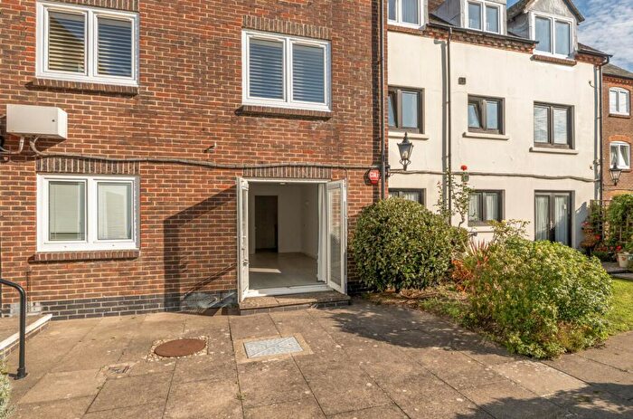 1 Bedroom Flat For Sale In Henty Gardens, The Maltings Henty Gardens, PO19