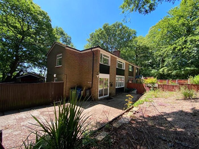 1 Bedroom Flat For Sale In Chaplains Hill, Crowthorne, RG45