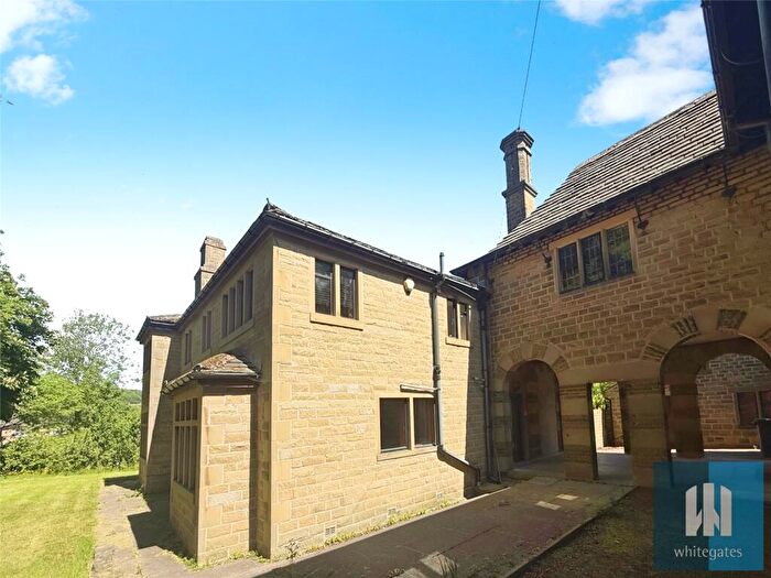 4 Bedroom Link Detached House To Rent In Birkby Road, Birkby, Huddersfield, West Yorkshire, HD2