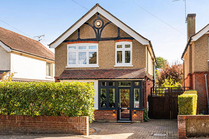 4 Bedroom Detached House For Sale In Highgate Lane, Farnborough, GU14