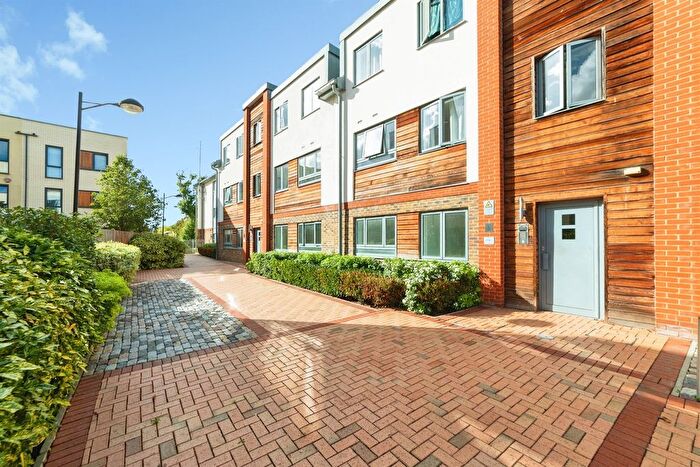 2 Bedroom Flat For Sale In The Waterfront, Hertford, SG14