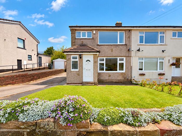 3 Bedroom Semi-Detached House For Sale In Egerton Grove, Allerton, Bradford, BD15