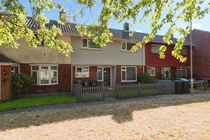 4 Bedroom Terraced House For Sale In Carisbrooke Road, Gosport, Hampshire, PO13