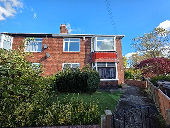 2 Bedroom Flat For Sale In Dene Crescent, Wallsend, NE28