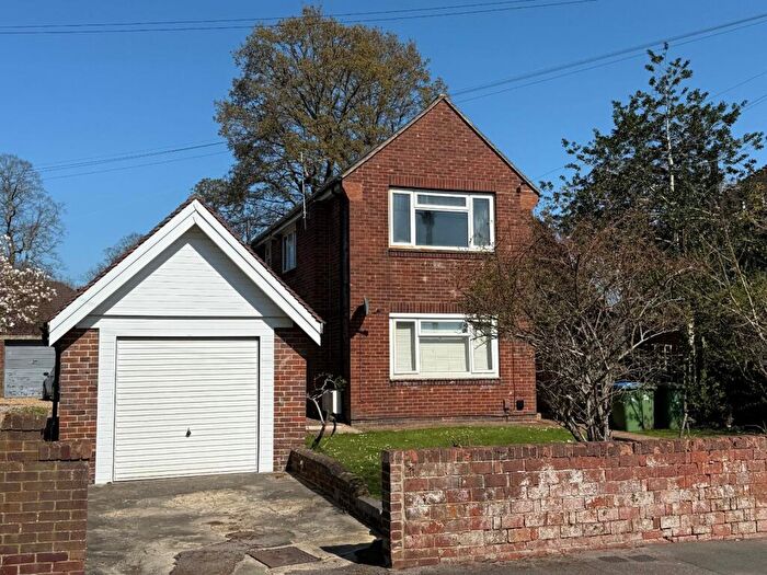 2 Bedroom Flat To Rent In Oakmount Avenue, Highfield, Southampton, Hampshire, SO17