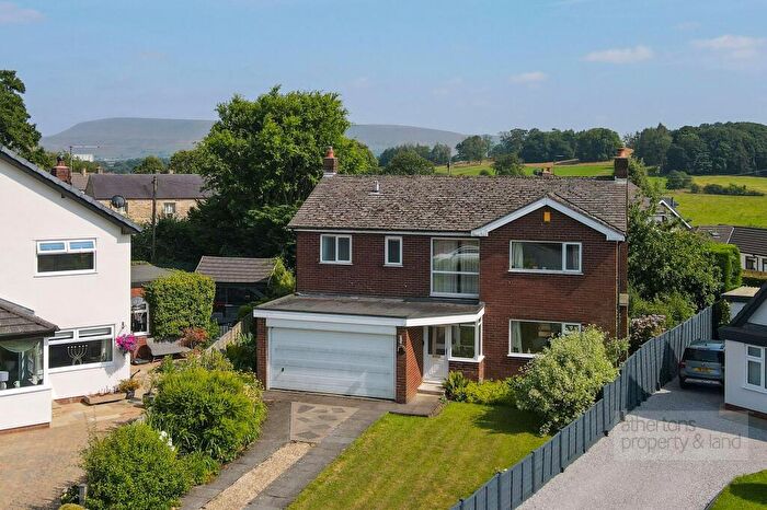 4 Bedroom Detached House For Sale In Pinder Close, Waddington, Ribble Valley, BB7