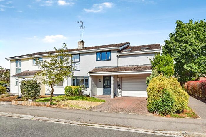 4 Bedroom Semi-Detached House For Sale In Cowley Way, Sutton Benger, Chippenham, SN15