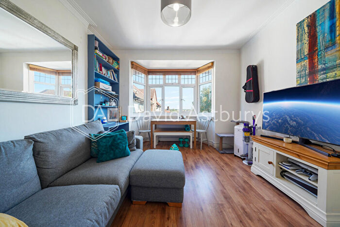 2 Bedroom Apartment To Rent In Colney Hatch Lane, Muswell Hill, London, N10