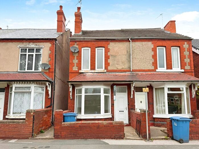 3 Bedroom Semi-Detached House For Sale In Newcastle Avenue, Worksop, S80