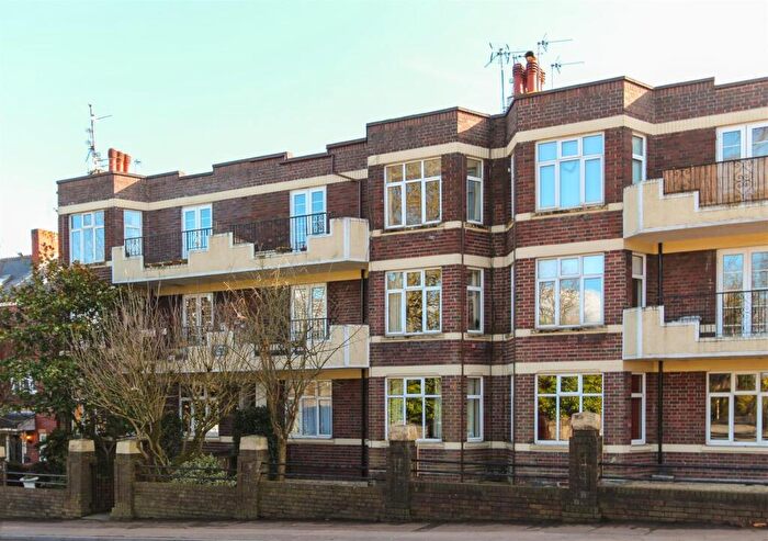 2 Bedroom Flat To Rent In Melrose Court, Penhill Road, Pontcanna, Cardiff, CF11