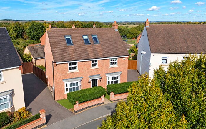 5 Bedroom Detached House For Sale In Butler Drive, Lidlington, Bedford, MK43