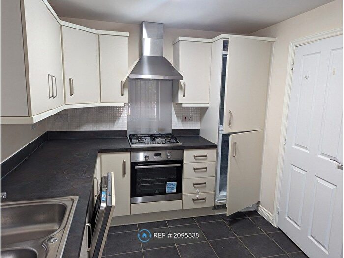 3 Bedroom Detached House To Rent In Cowleaze, Swindon, SN5