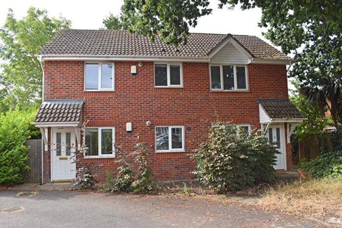 2 Bedroom Maisonette For Sale In Coracle Close, Warsash, Southampton, Hampshire, SO31