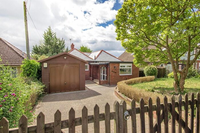 2 Bedroom Detached Bungalow For Sale In Pilgrims Lane, Chilham, Canterbury, CT4