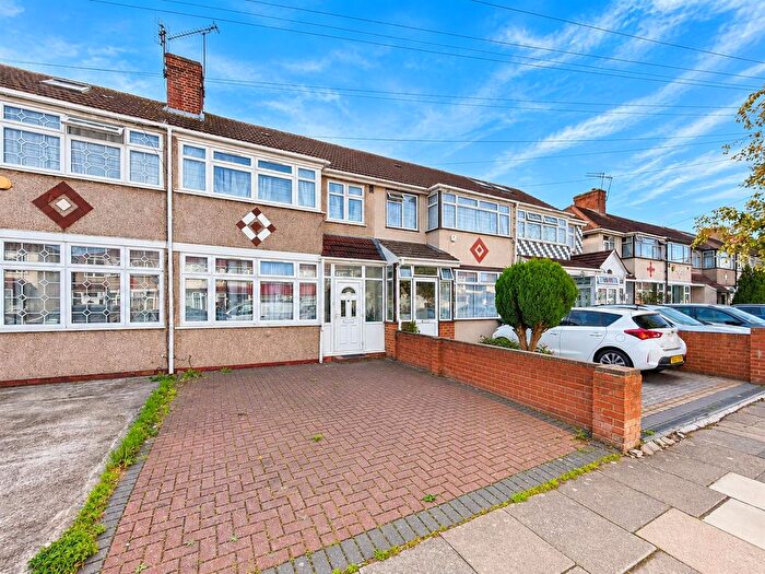 3 Bedroom Terraced House For Sale In Marlborough Road, Southall, UB2