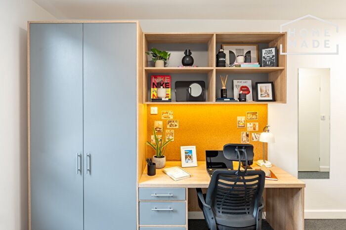 Studio To Rent In Globe Works, B19
