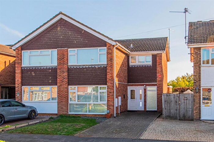 3 Bedroom Semi-Detached House For Sale In Churchill Way, Burton Latimer, NN15