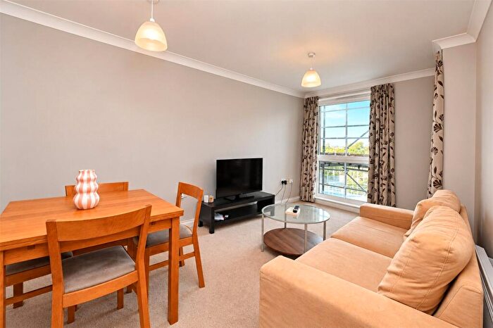2 Bedroom Apartment To Rent In Alencon Link, Basingstoke, Hampshire, RG21