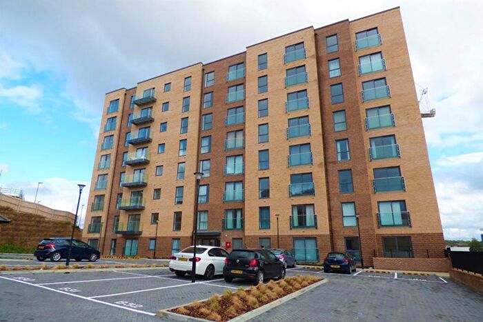 1 Bedroom Flat To Rent In Brooklands Court, Stirling Drive, Luton, LU2