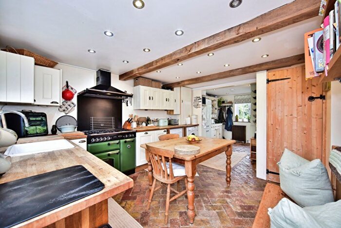 3 Bedroom Cottage For Sale In Luddenham, Faversham, ME13