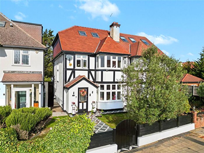 4 Bedroom Semi-Detached House For Sale In Tangle Tree Close, London, N3