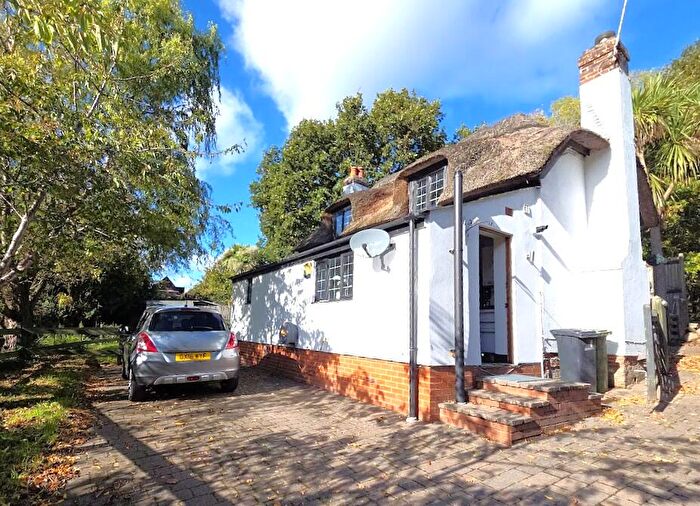 2 Bedroom Cottage For Sale In Botley, Southampton, SO30