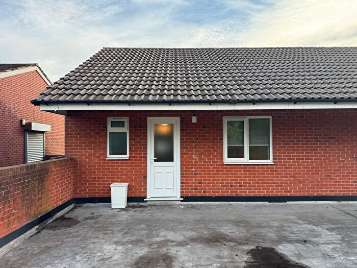 2 Bedroom Flat To Rent In Flat, Castle Street, Coseley, West Midlands, WV14