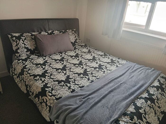 Studio To Rent In Pinfold Street, Darlaston, WS10