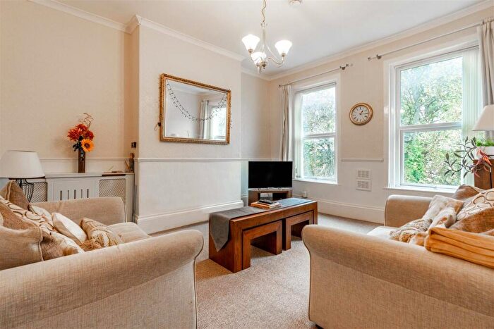 4 Bedroom Maisonette To Rent In £pppw - Chester Crescent, Sandyford, NE2