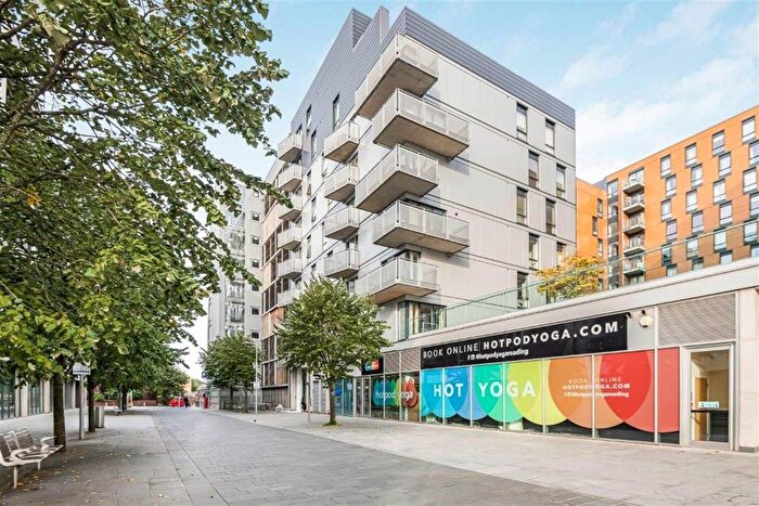 2 Bedroom Flat For Sale In Halcyon, Chatham Place, Reading, RG1