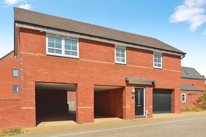 2 Bedroom Coach House For Sale In Saturn Avenue, Fairfields, Milton Keynes, MK11