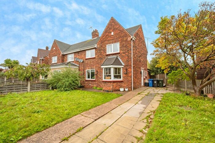3 Bedroom Semi-Detached House For Sale In Springwood Road, Doncaster, South Yorkshire, DN5