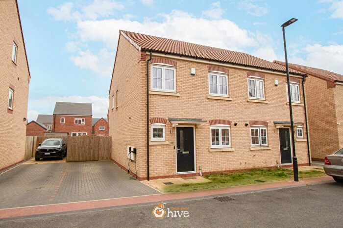 3 Bedroom Semi-Detached House For Sale In Hartshorn Road, Armthorpe, Doncaster, DN3