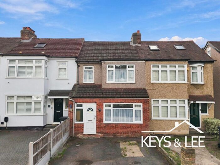 3 Bedroom Terraced House For Sale In Mowbrays Road, Romford, RM5