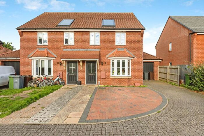 3 Bedroom Semi-Detached House For Sale In Harvey Close, Horsford, Norwich, NR10