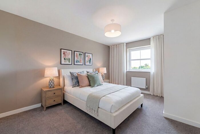 4 Bedroom Detached House For Sale In Pear Tree Orchard, Sittingbourne, ME9