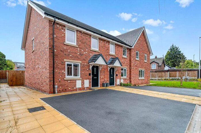3 Bedroom Semi-Detached House For Sale In Halis Court, Hale Village, L24