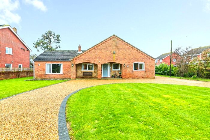 4 Bedroom Detached Bungalow For Sale In Green Lane, Kessingland, Lowestoft, NR33