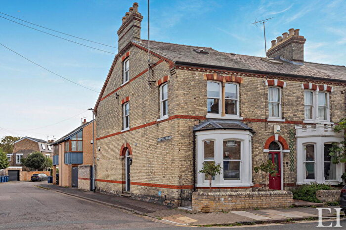 5 Bedroom End Of Terrace House For Sale In Alpha Road, Cambridge, CB4